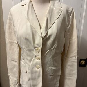 Ann Taylor Cream Blazer with Notched Lapels and Structured Shoulders